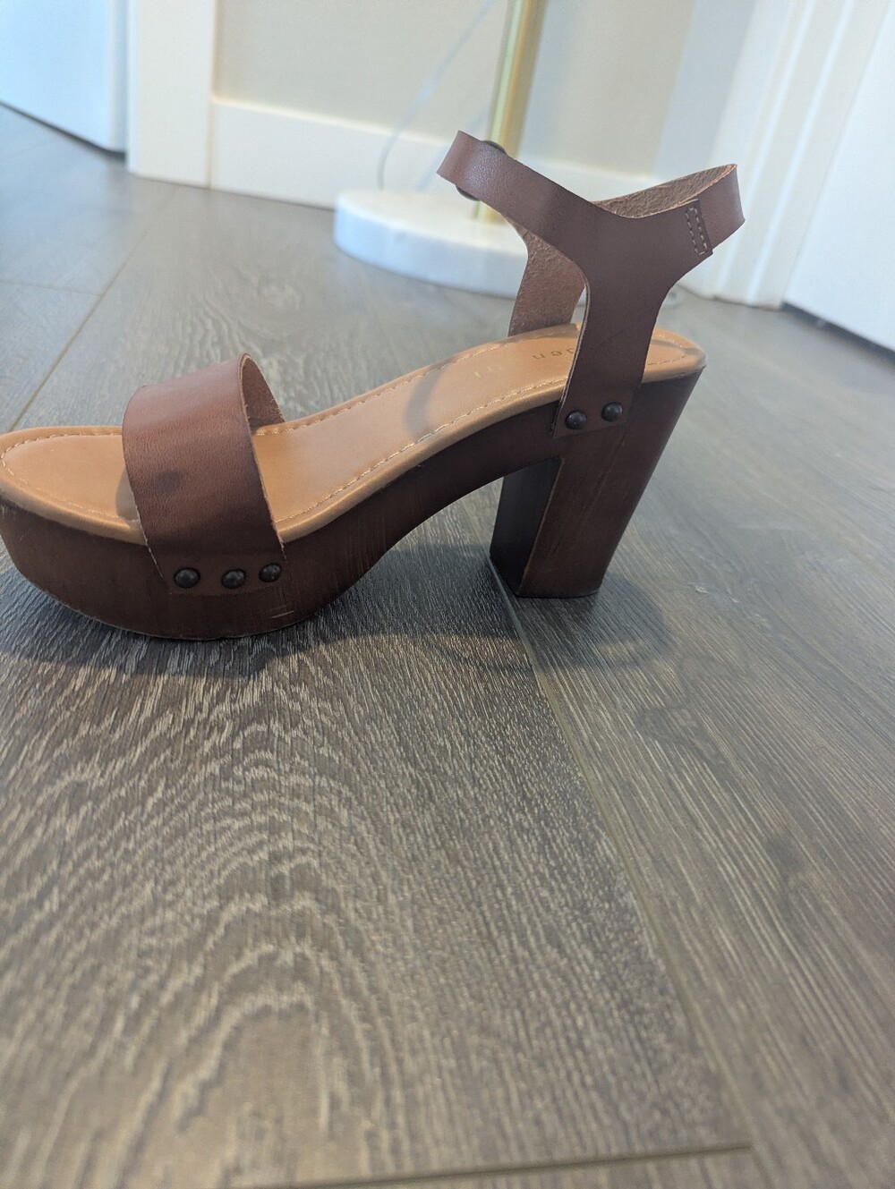 Tan Heels - Picture 8 of 8
